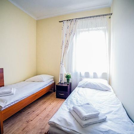 Hotel Hellada Келце Екстериор снимка
