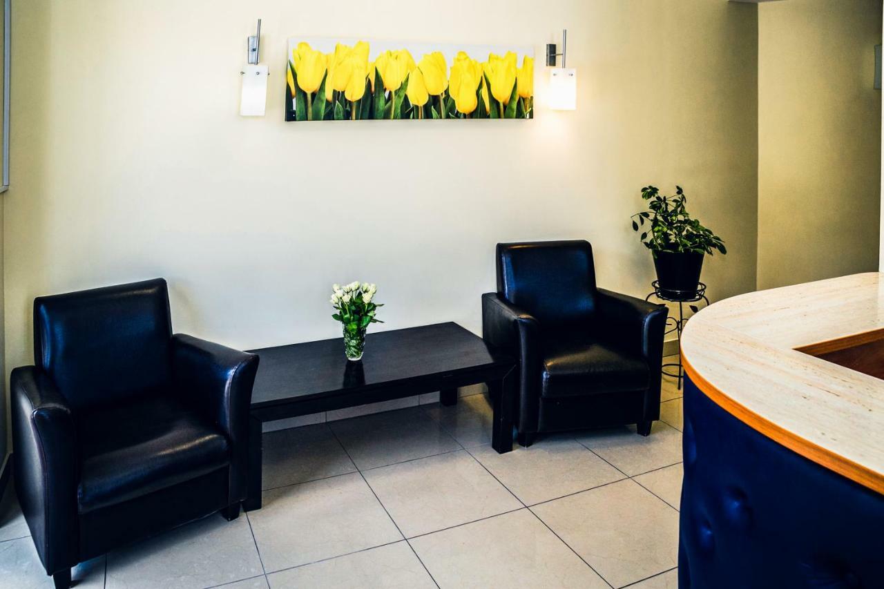 Hotel Hellada Келце Екстериор снимка